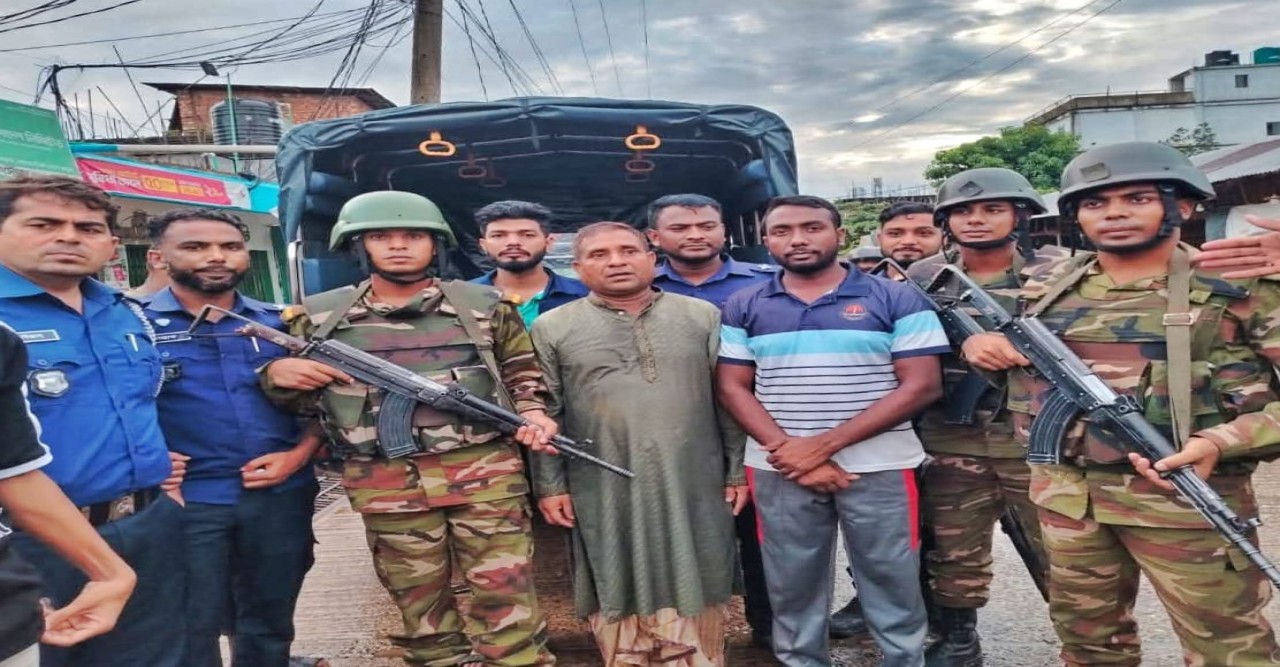 যৌথবাহিনীর অভিযানে সাতকানিয়ায় উদ্ধার অপহৃত বালু ব্যবসায়ী, মুক্তিপণ দাবি ছিল ১৫ লাখ টাকা