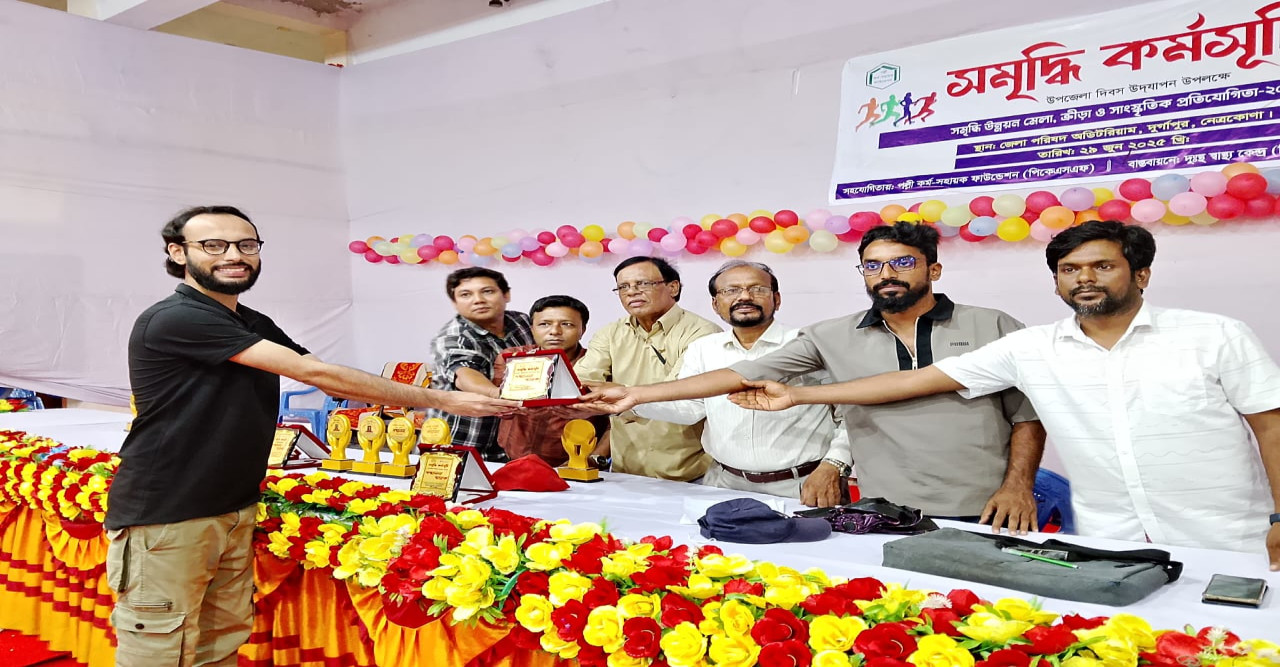 সাংবাদিকতায় বিশেষ সম্মাননা পেলেন মামুন রণবীর