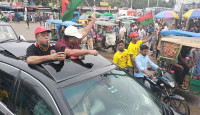 নোয়াখালীতে বিএনপির রোডমার্চের গাড়ি বহরে হামলা, আহত-১০