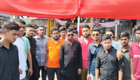 নোয়াখালীতে অবরোধে যুবলীগের রাজপথে অবস্থানে যোগ দিলেন এমপি একরাম।