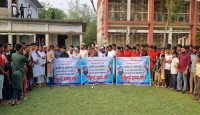 কুমিল্লার মুরাদনগরে কুরআন অবমাননাকারীর ফাঁসির দাবিতে মানববন্ধন ও বিক্ষোভ মিছিল