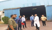 পুরাতন ব্যাটারি জ্বালিয়ে অবৈধ সিসা তৈরির কারখানা বন্ধ ও সাত লক্ষ টাকা জরিমানা